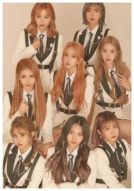 除了年轻活泼外,似乎是肖亚轩本人,她其实是韩国女子组合ans的成员卞 