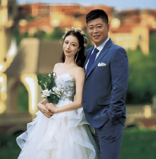 谢永强结婚了,小12岁娇妻年轻漂亮,现场却不见四大天王_贺树峰_本山