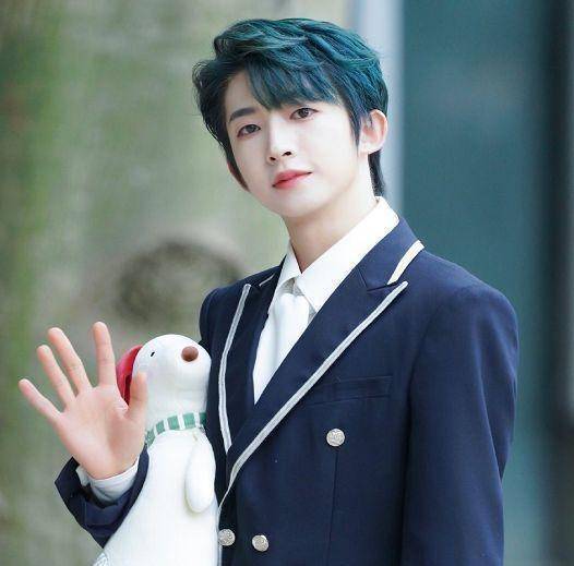 刘宇超新星路透,和170cm女搭档同框,真实身高藏不住了_马昕墨_那一种