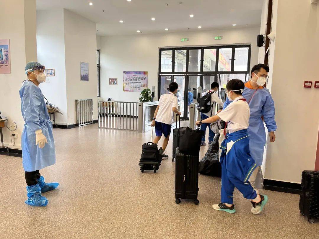 同心抗疫 雅园之光|广雅中学花都校区疫情阻击侧记_隔离_力量_部门