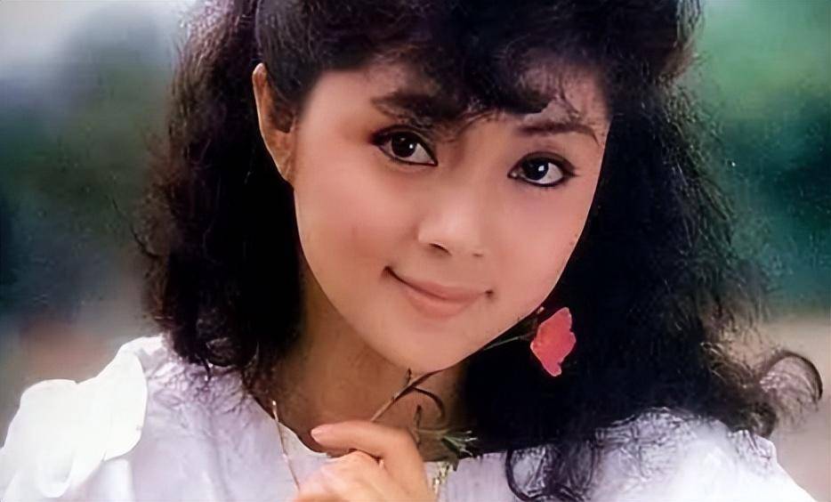 薛宝钗张莉:身家过亿,56岁仍未婚,难逃"红楼一梦"_王扶林_舞蹈_女孩子