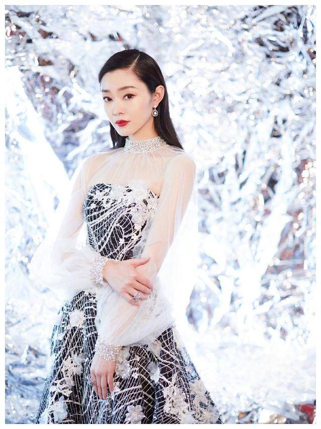 宋轶身材太"虐"人了?