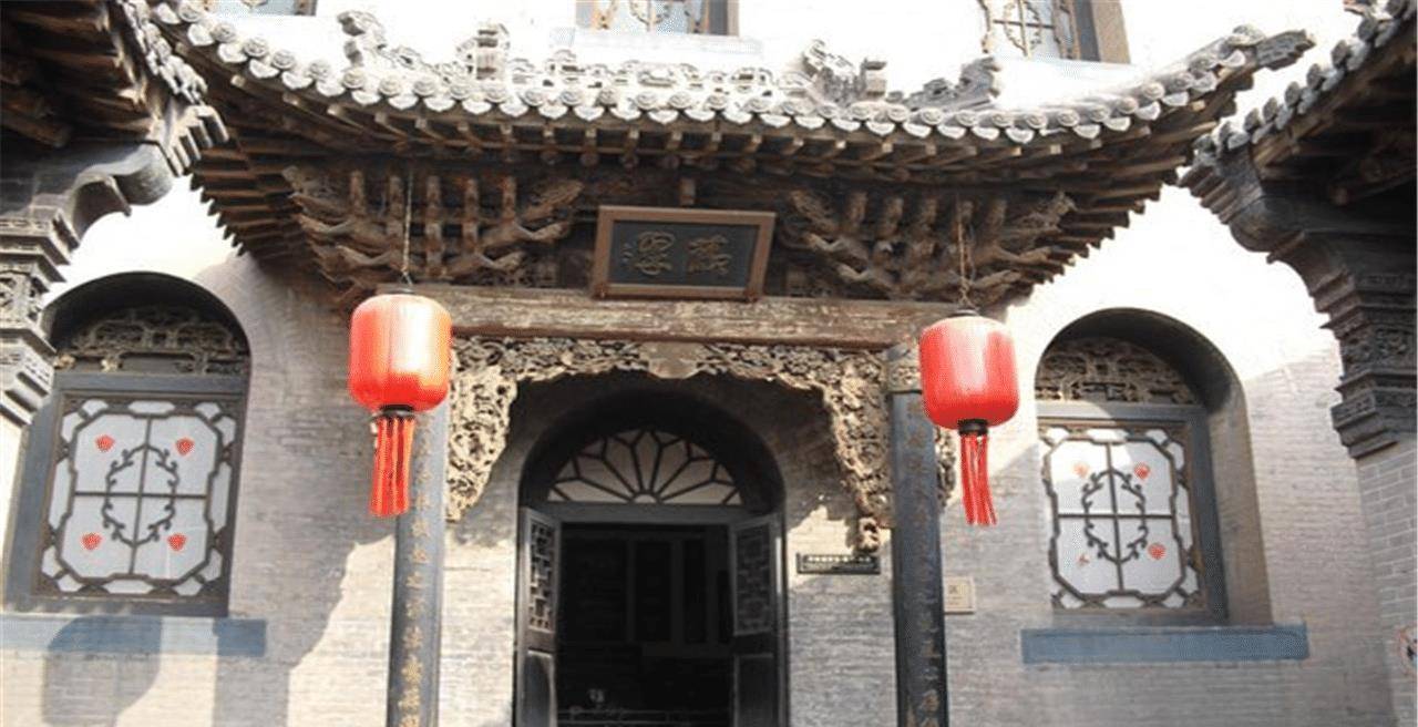 晋商有乔家大院,王家大院,常家庄园,李家大院,三多堂,以及日升昌等