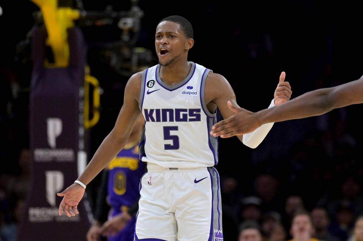 湖人成为联盟倒数第一!福克斯末节超神!_比赛_国王_篮板