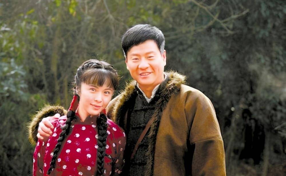 为娶杨若兮,不惜抛妻弃女净身出户,连奕名这样做值得吗?