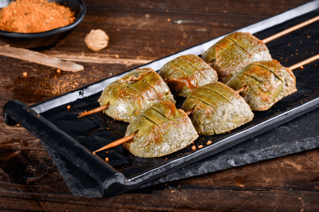 烤实蛋丨图虫创意虽然理论上来说,实蛋的制作原材料对人体无害,但由于