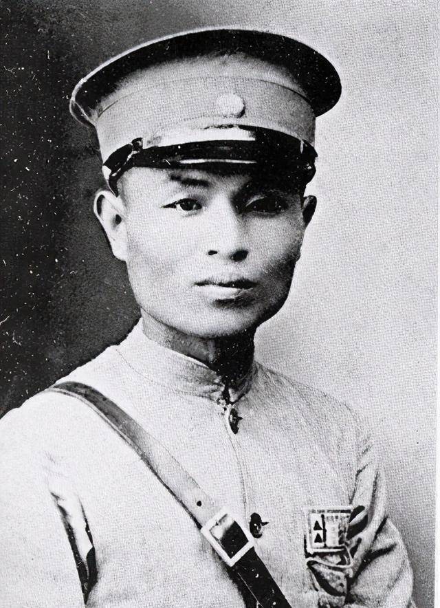 授衔时,为何一野和三野参谋长为中将,二野和四野参谋