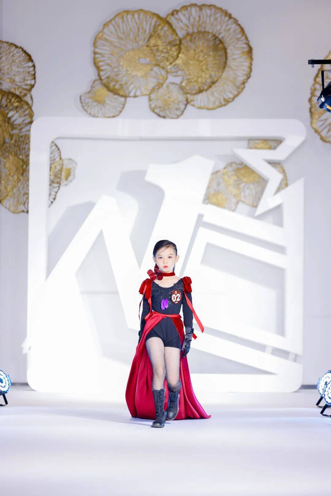 第一童星冠亚季专访 | 恭喜杨梦妤获得惠州总冠军!_总决赛_童模_时尚