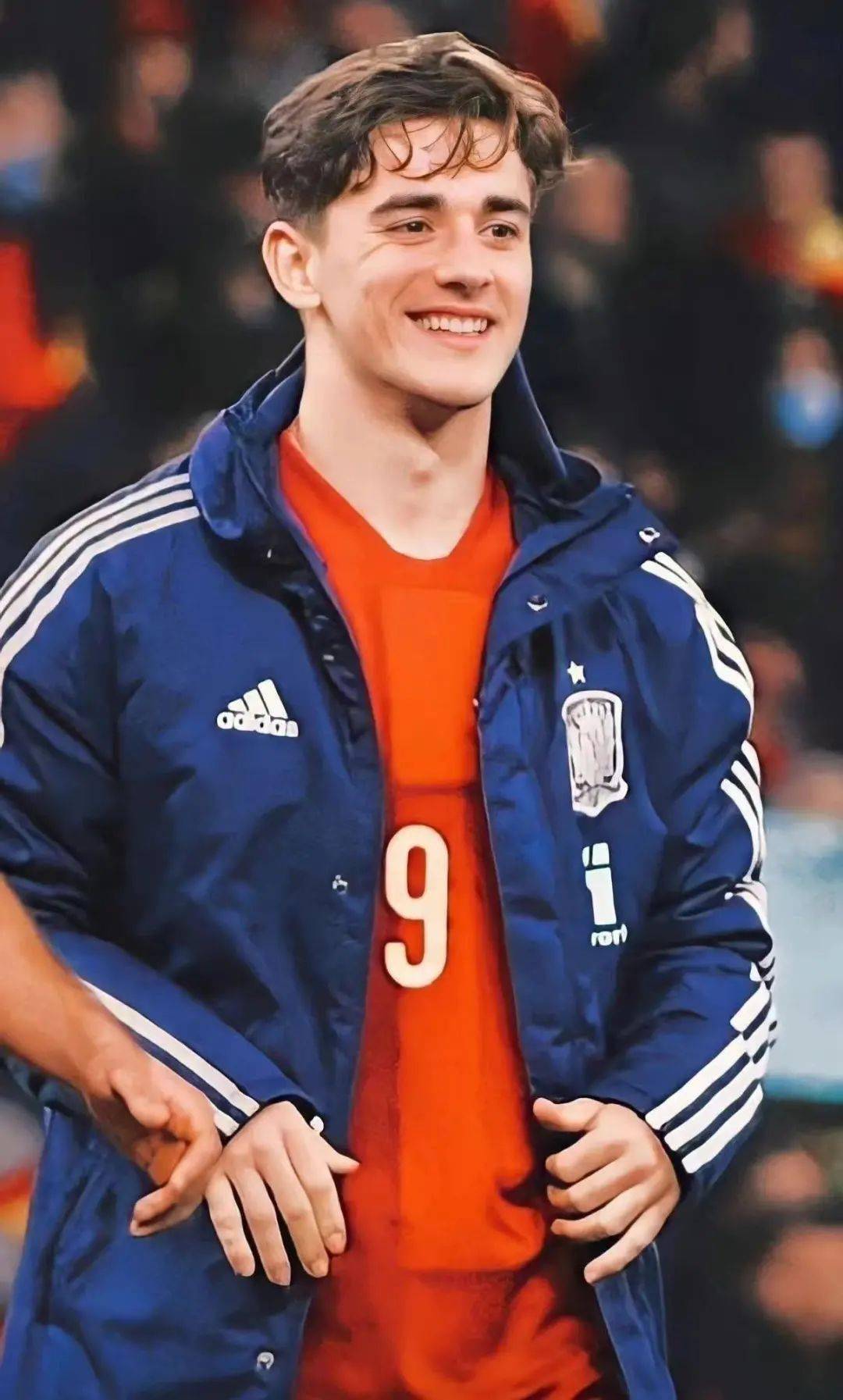 不是所有人都看得懂足球,但我们都看得懂帅哥.