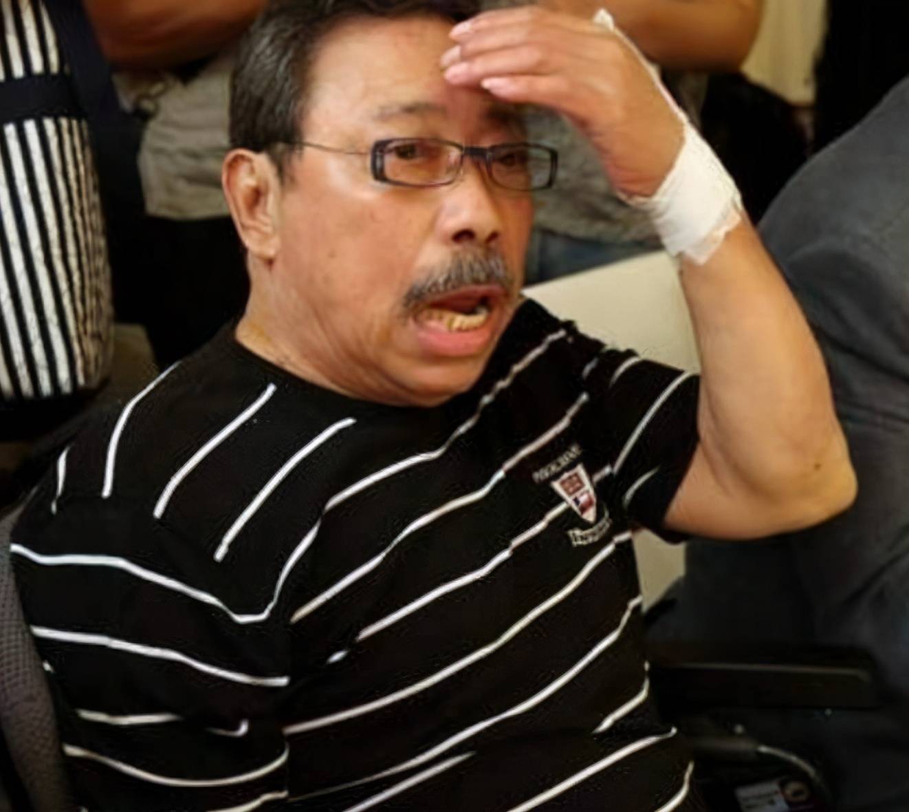 80岁"雷老虎"近况,无子无女至今未婚,直言钱太多不知给谁_陈松勇_因为