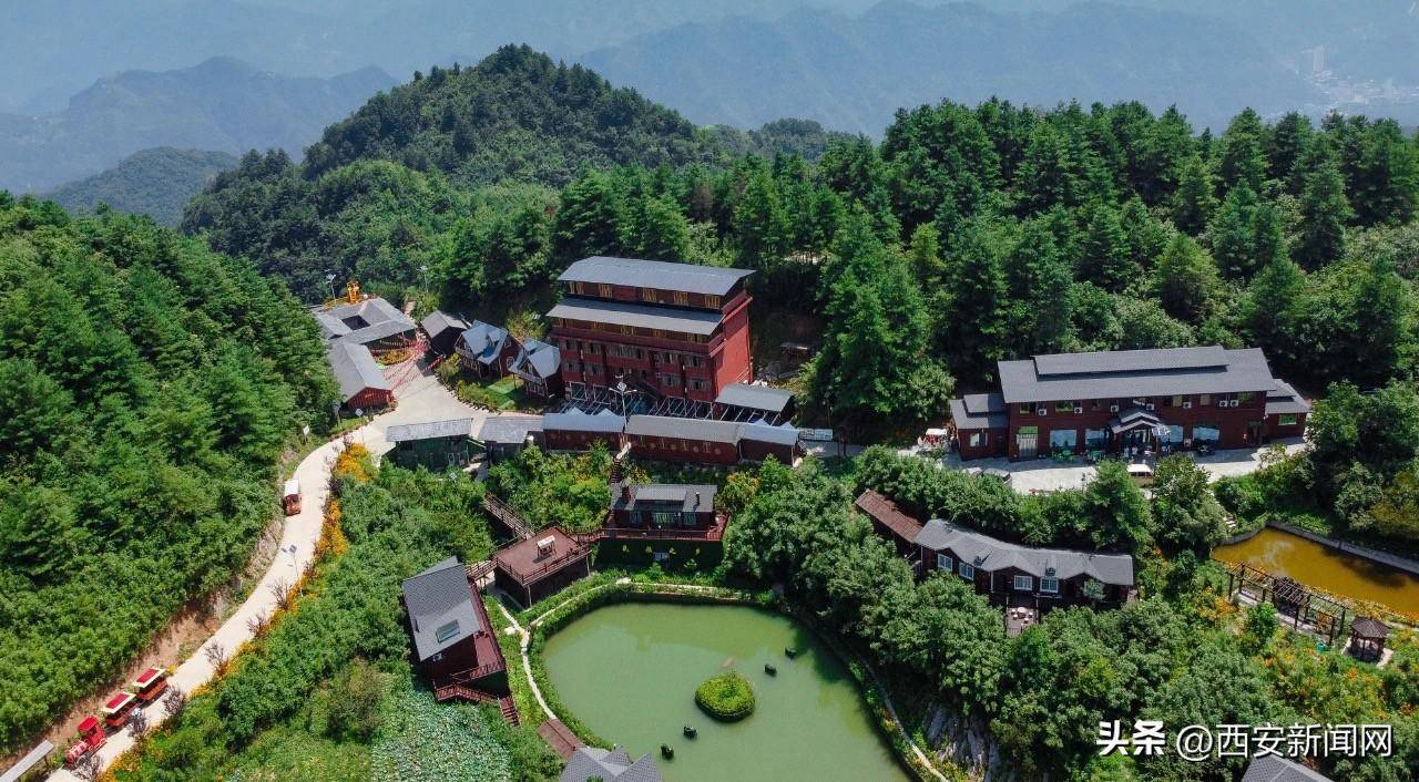 镇巴县大力发展文旅产业 建设大巴山生态休闲旅游目的地_乡村_天坑