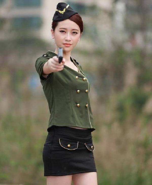 中国美女保镖边梅:穿8斤重钢板,保护13国元首,52岁仍单身_警卫_都会