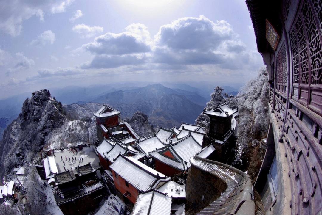 武当山下雪啦,内含赏雪攻略!_登山_道路_金顶