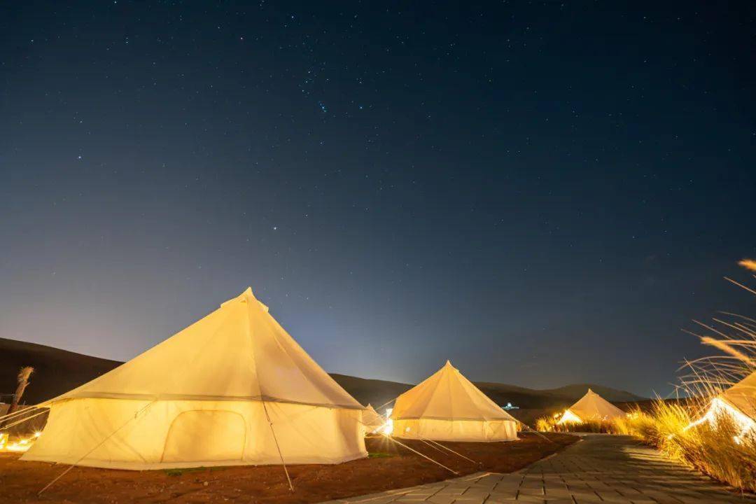 在沙漠里精致露营!迪拜野奢营地badaya,为你搞定一切!