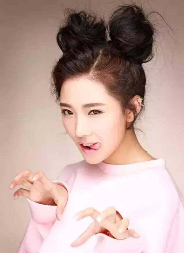 菅纫姿的新剧《猎场》,实力派演员云集,路透照片中小姐姐在一堆戏骨中