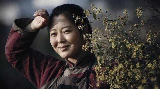 50岁王小麦患病胖到认不出,惹王丽云心疼,二婚嫁名导好幸福_王茜华