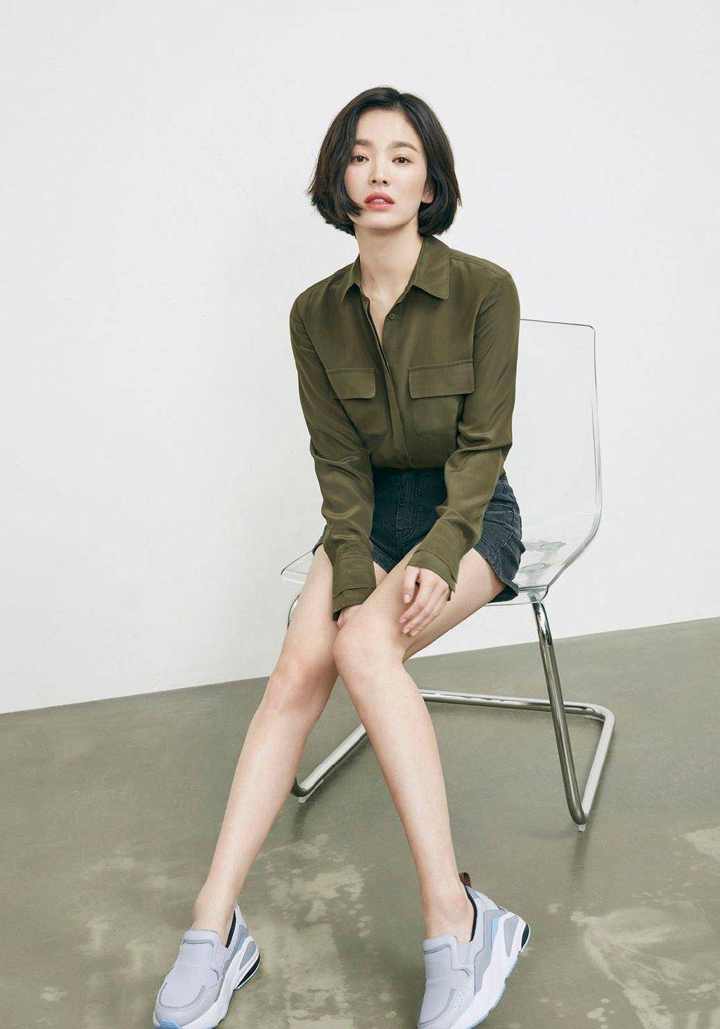 如果你不擅长搭配,去学习一下宋慧乔的造型吧, 她的穿衣风格基本上都