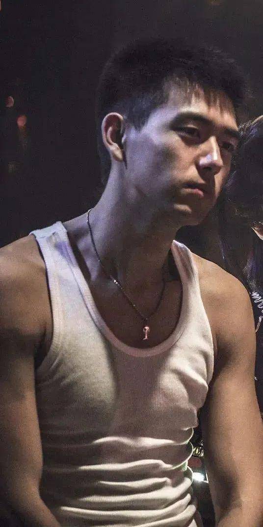 你知道李现早期为什么那么招男粉丝喜欢吗?