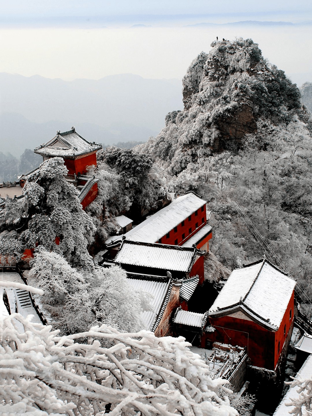 湖北武当山雪景图片