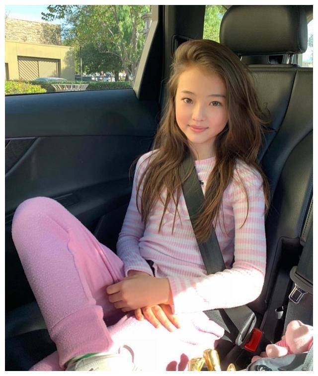 天生混血超模脸,11岁已是时尚圈老人,ella gross又骗你生女儿了_黑色