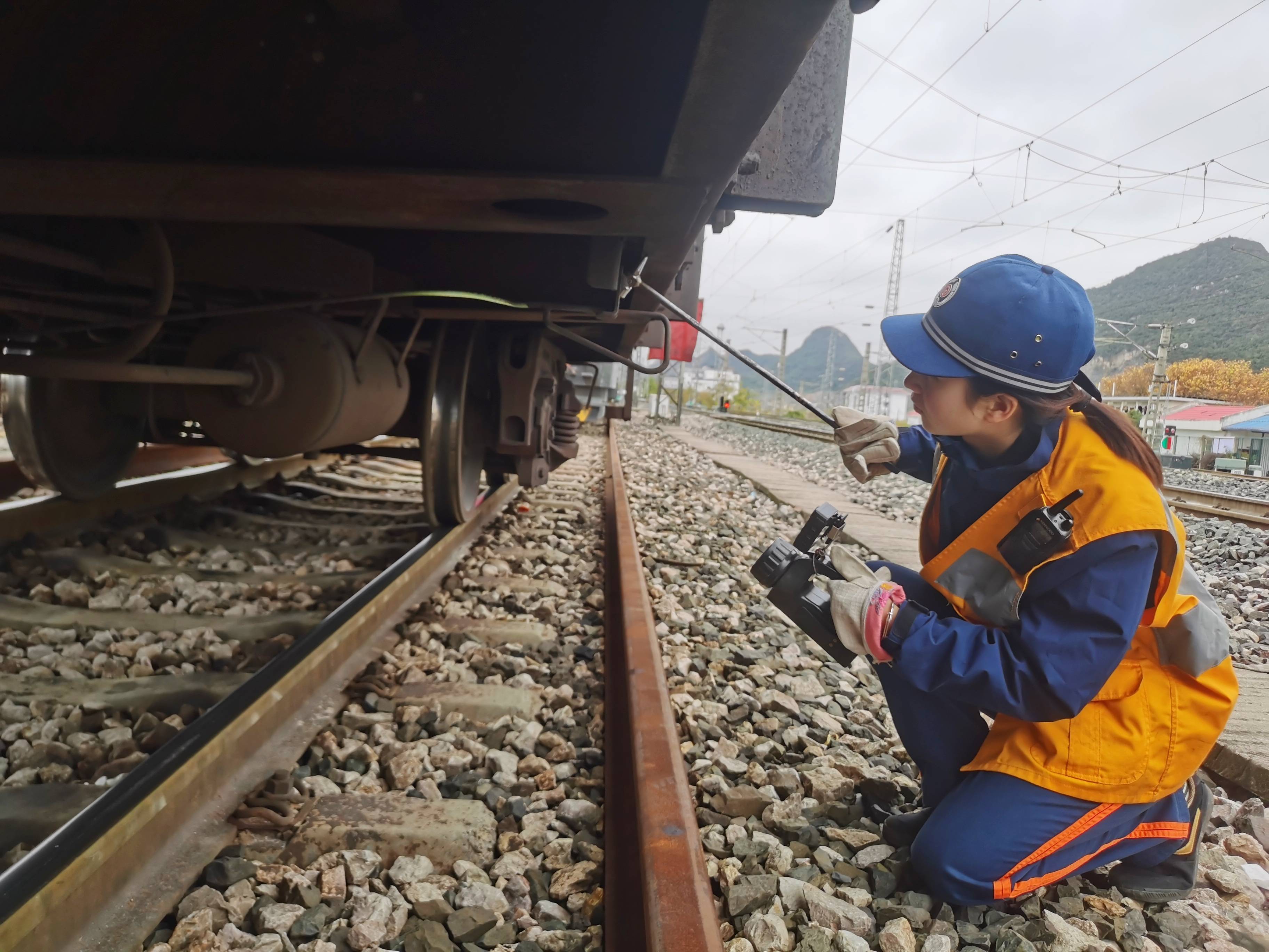 貴陽車輛段提前組織應急指揮中心收集歷年冰雪行車的事故案例,梳理