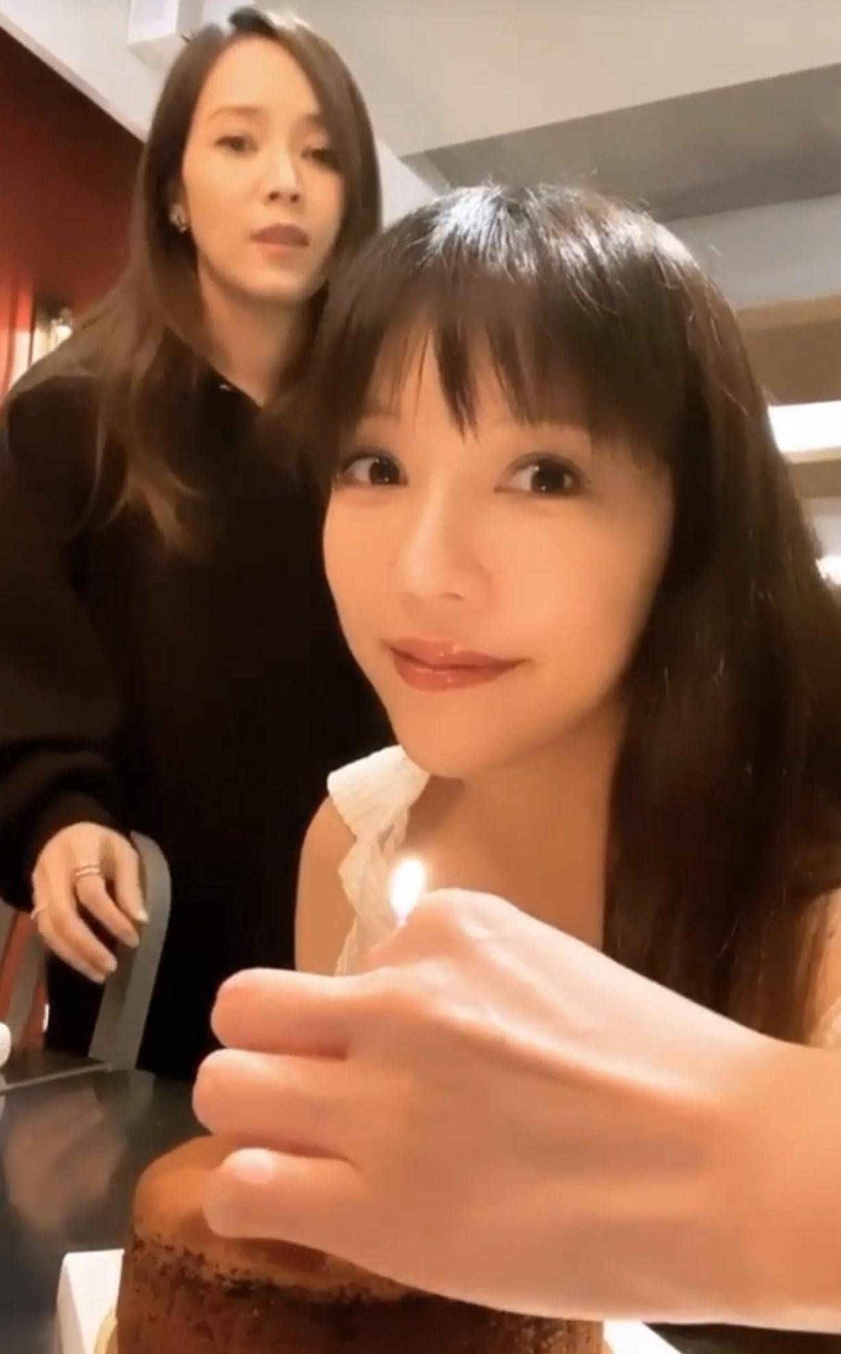 王力宏老婆李靓蕾庆生,和侯佩岑同框比美,不敢信两人竟相差8岁_照片