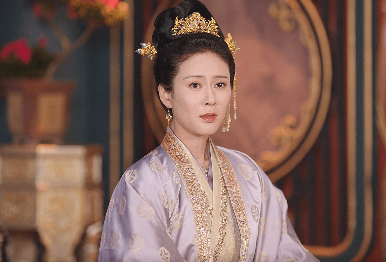 和夫人和尹峥年龄差,揭开新川主的面目_尹正_妻子_赵柯