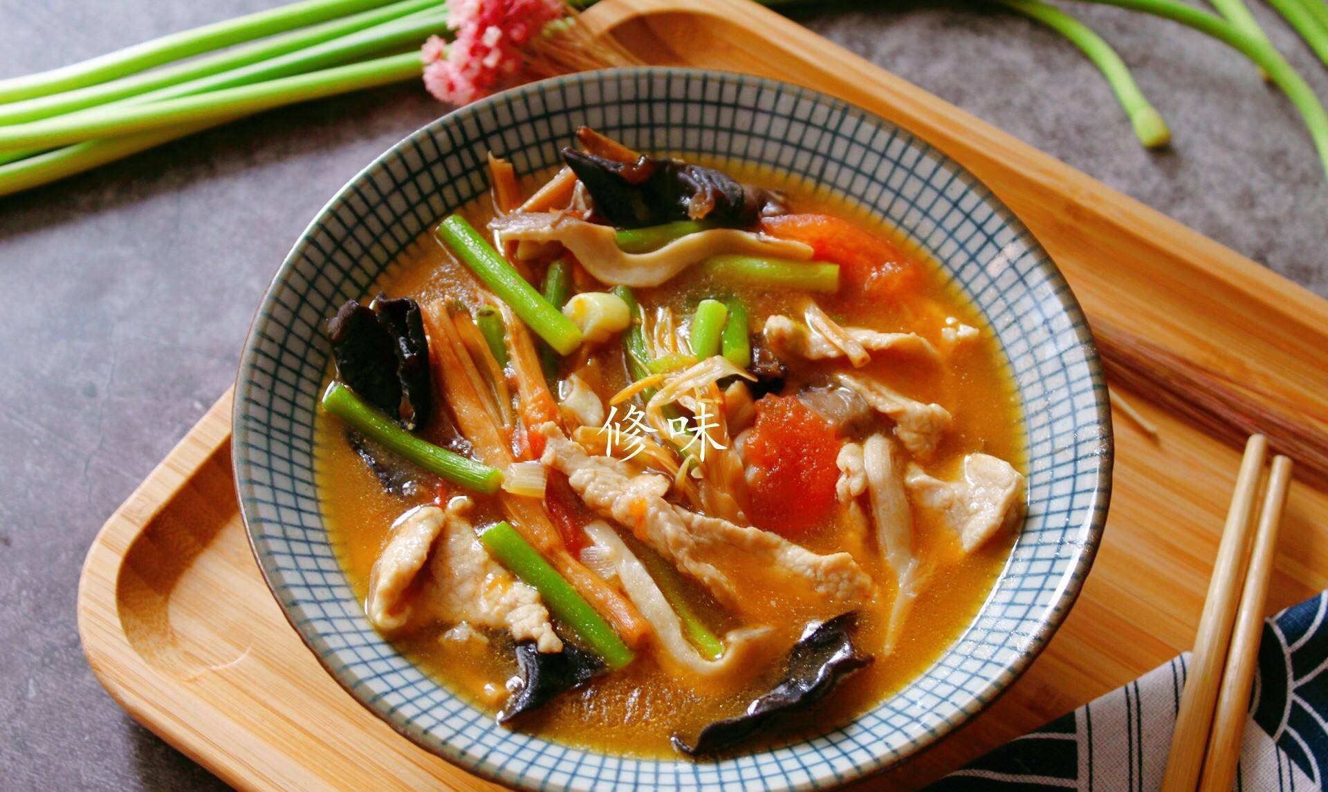 连肉片泡汤,冬天想吃什么都行,我来教你如何把肉片做得滑嫩,汤汁鲜美