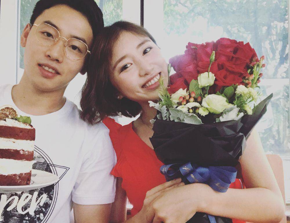 体操女神周捷嫁奥运冠军,曾烦恼"母乳"太多,如今29岁肤白貌美_邹凯