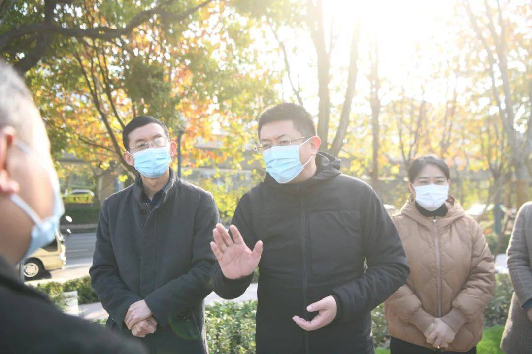 更好地满足群众需求!单向前一线调研人民城市建设_铁画_精神