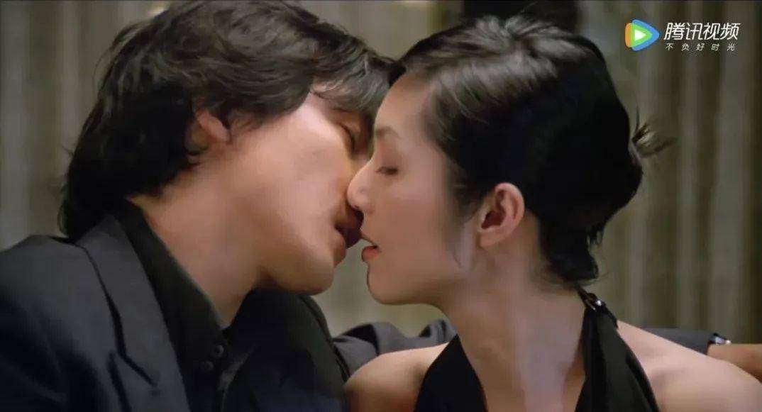 今年娱乐圈最后一点乐子,终于爆发了_吴彦祖_电影_郑秀文