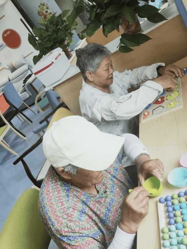 打造家门口的"记忆守护者"_服务_老年人_社区