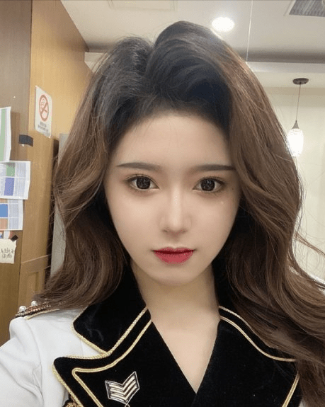 她订婚了,知道男朋友是谁吗?_网友_照片_个人