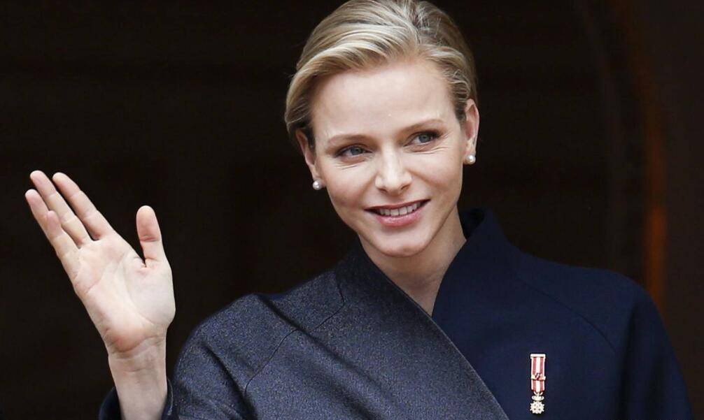 从"美人鱼"到摩纳哥王妃,42岁夏琳不愧是短发女神,气质太惊艳_的设计