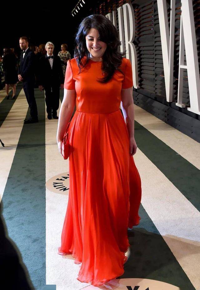 "拉链门"23年后,莱温斯基高调复出当制片人,还在靠克林顿赚钱