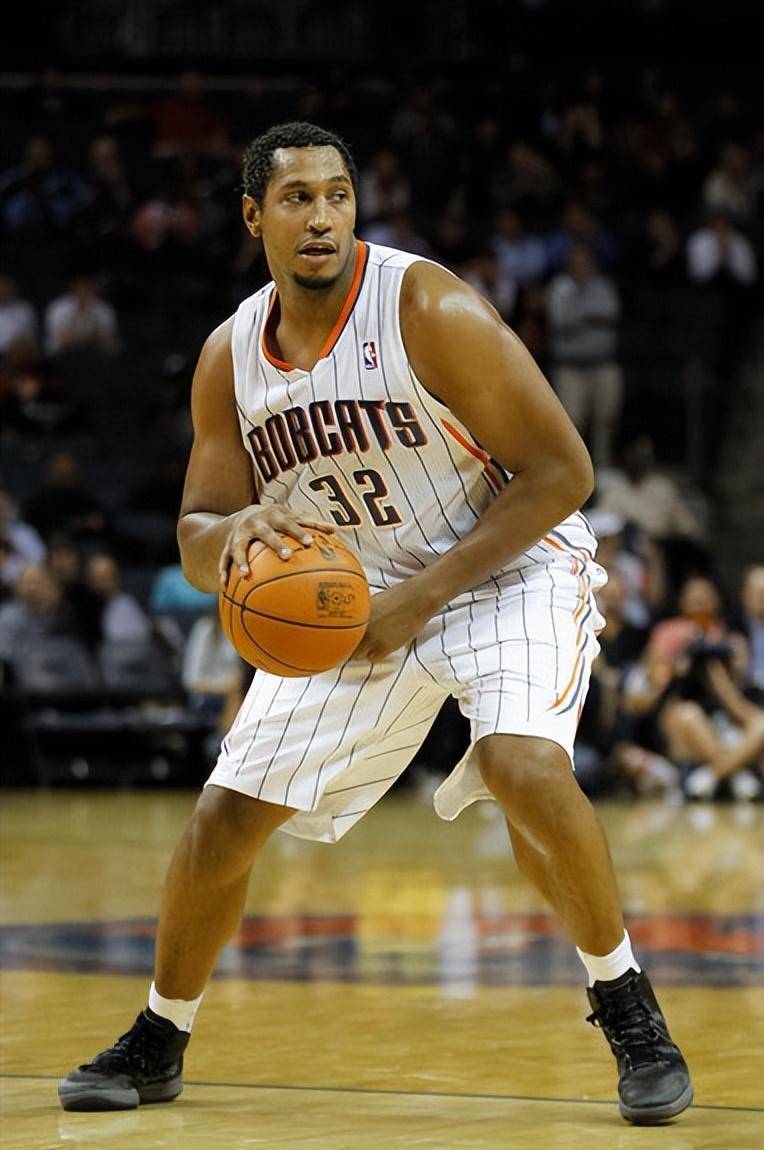 飞人无颜:山猫创下联盟历史常规赛最烂战绩那年,到底发生了什么_赛季