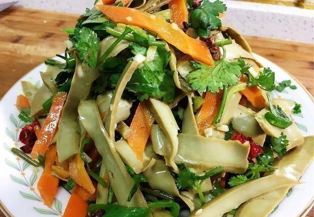 凉拌豆腐干好吃有诀窍,掌握关键2步,豆腐干软中带韧,特香_甘泉_胡萝卜