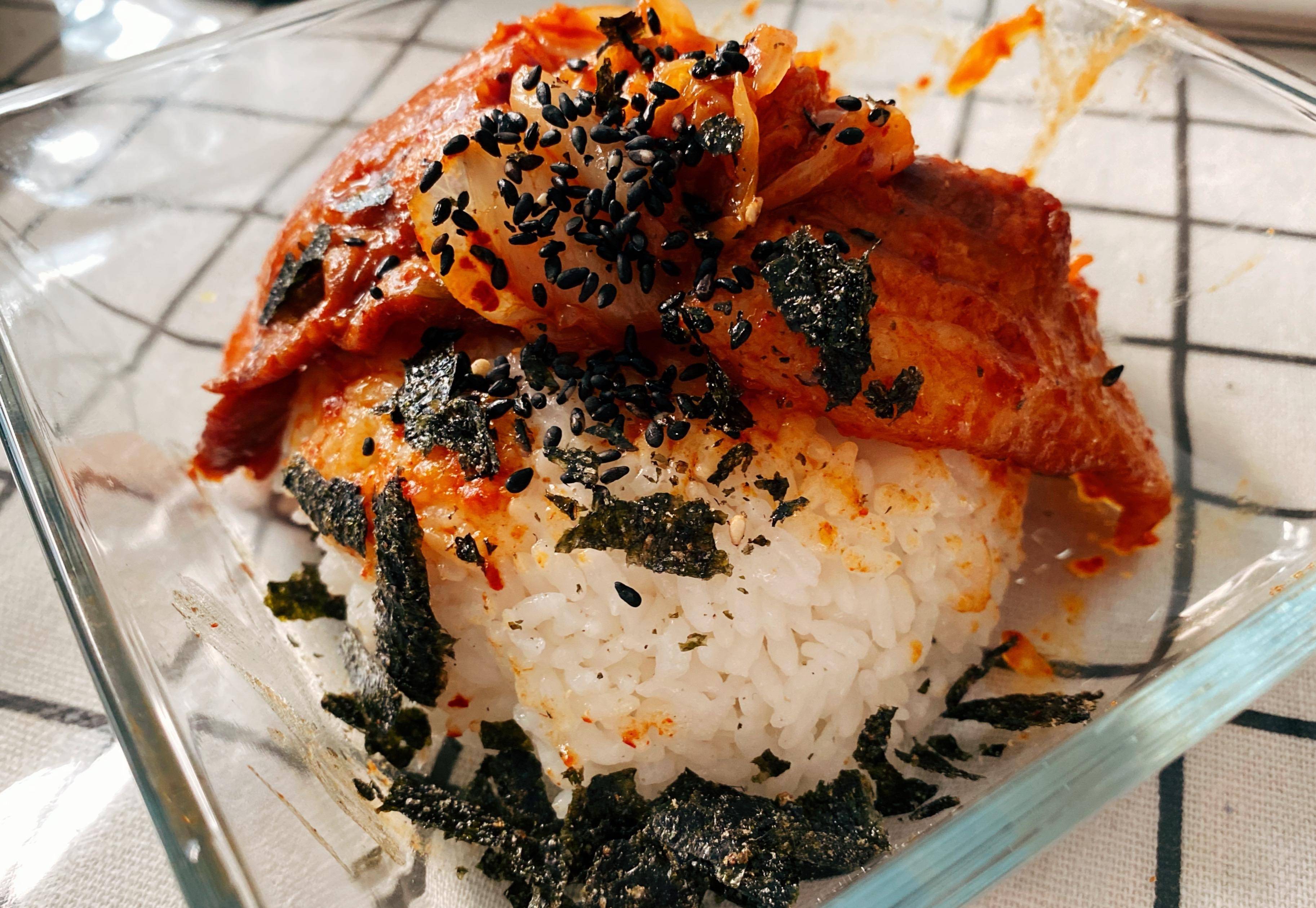 经典的韩式五花肉辣白菜拌饭,酸辣美味特开胃,在家也能轻松制作_备用