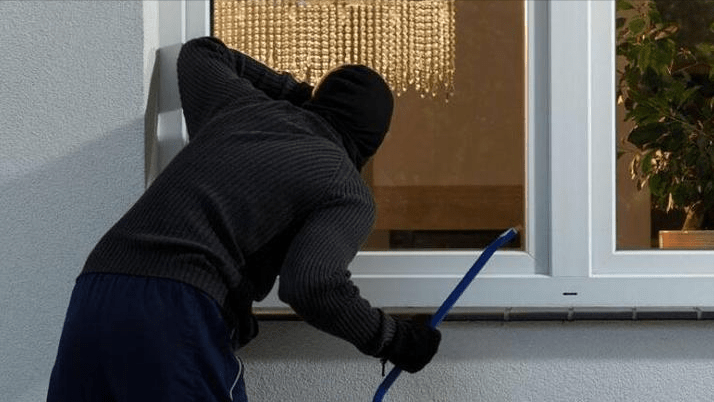 四川最牛悍匪曾开贵:武警出身,罪恶滔天逃亡20年,终将难逃法网_贵在