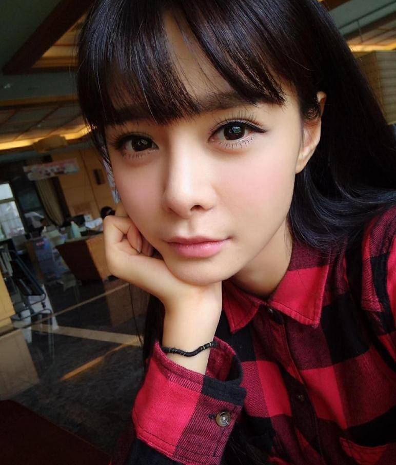 不过沈梦辰也是湖南大学的校花一枚了,随着年龄