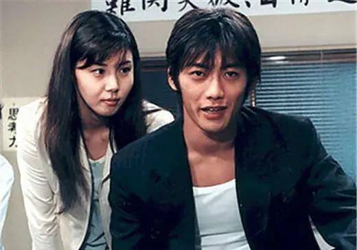 还与刘德华合作过电影《全职杀手,女主松岛菜菜子喜欢看日本恐怖片
