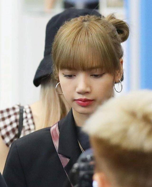 为什么说lisa是jennie的洗脚婢呢?