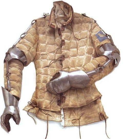 欧洲的纺织物甲▲西非地区的纺织物甲▲清代锁子甲和棉甲的组合