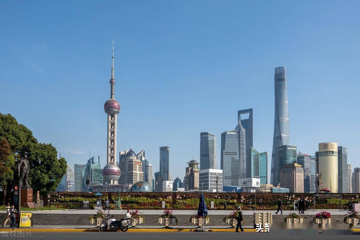 阳光回归,上海外滩风景宜人_南京路_时节_游客