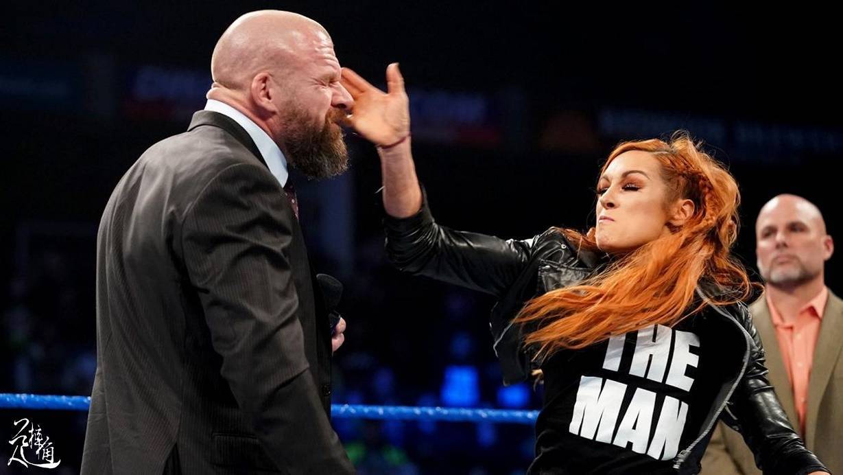 wwe"双贝大战"泡汤?阿莱克萨频现"二度魔化"征兆!_贝莉_raw_贝基