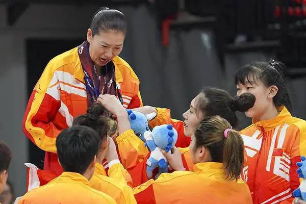 新疆女篮主帅展淑萍专访 42年篮球生涯 桃李誉满天下_王丽丽_世界杯_1