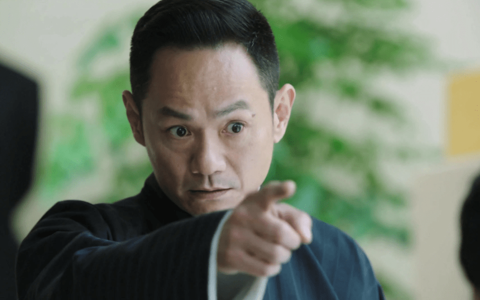 2017年,果靖霖把自己写的剧本《生逢灿烂的日子》拍成电视剧.