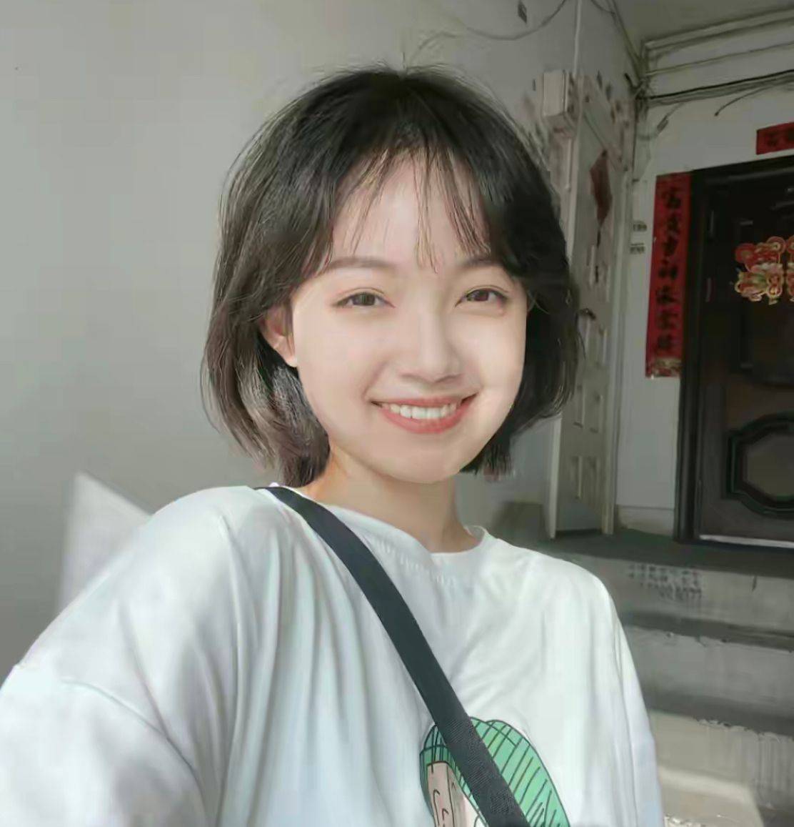 小个子圆脸女生尽量别留长发推荐这款齐下巴短发减龄洋气