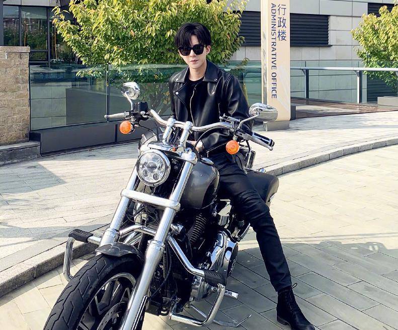 刘宇宁腿到底有多长?主持人拿尺子测量,得知真实腿长后我楞了!