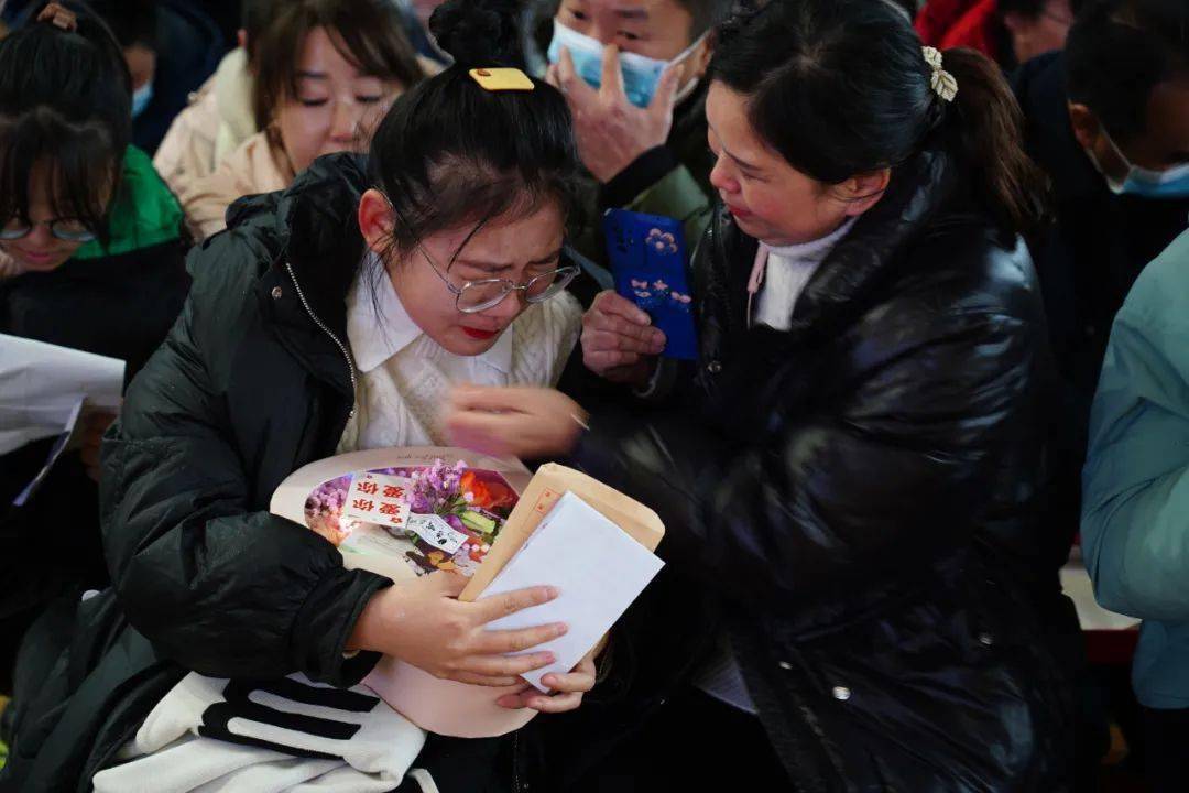 十八而志 责任以行—祁门一中隆重举行2023届高三学生成人礼_陈祁龙